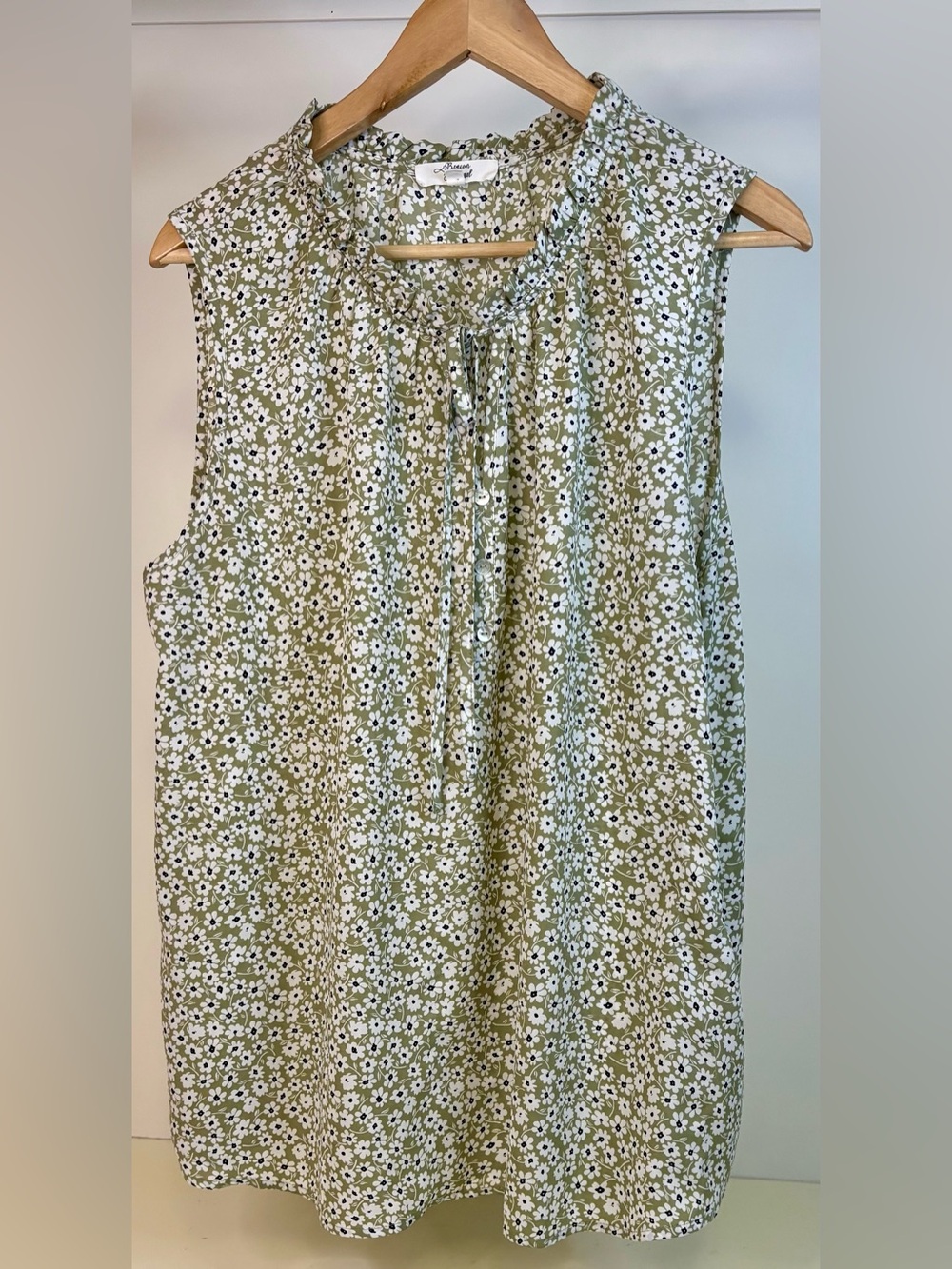 Beacon Olive Green Floral Tie-Front Sleeveless Top 1x